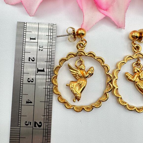 Vintage Avon Soaring Angel Earrings 1992 Hoop Dangle Drop Holiday Gold Tone Cute - Picture 4 of 7